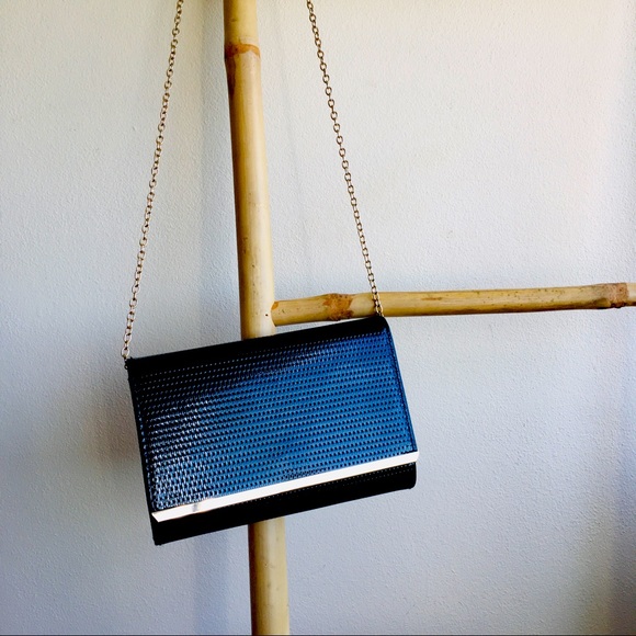 Chain Clutch Bag - Picture 5 of 7